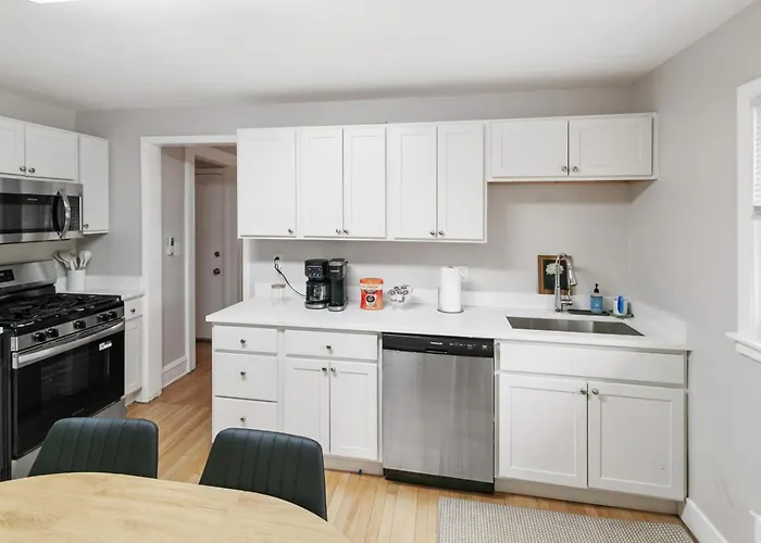 Uss Russell Apartment
