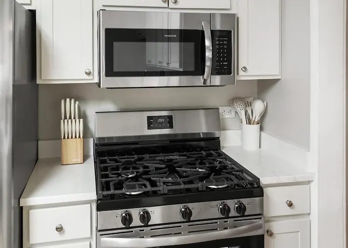 Apartment Uss Russell