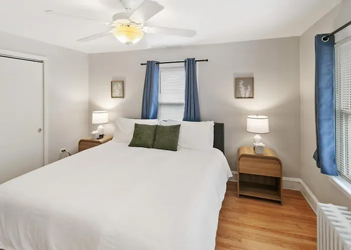 Uss Russell Apartment *