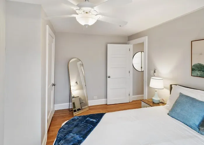 Apartment Uss Russell