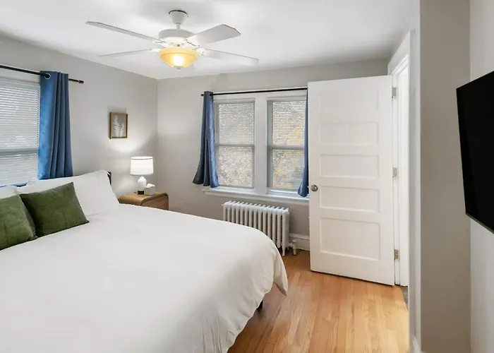 Uss Russell Apartment *