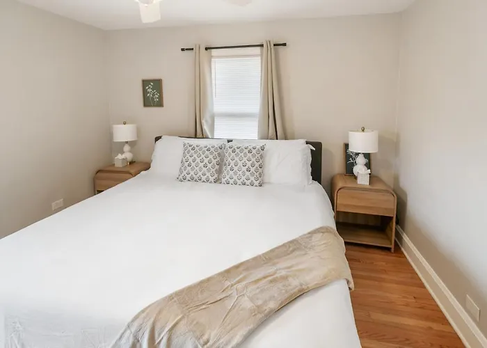 Uss Russell Apartment
