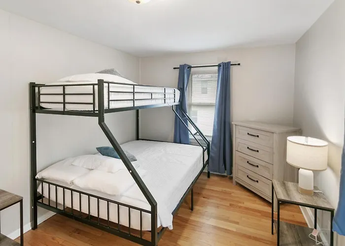 Uss Russell Apartment *
