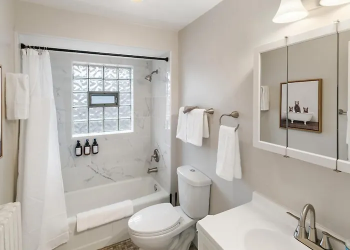 Uss Russell Apartment Highwood
